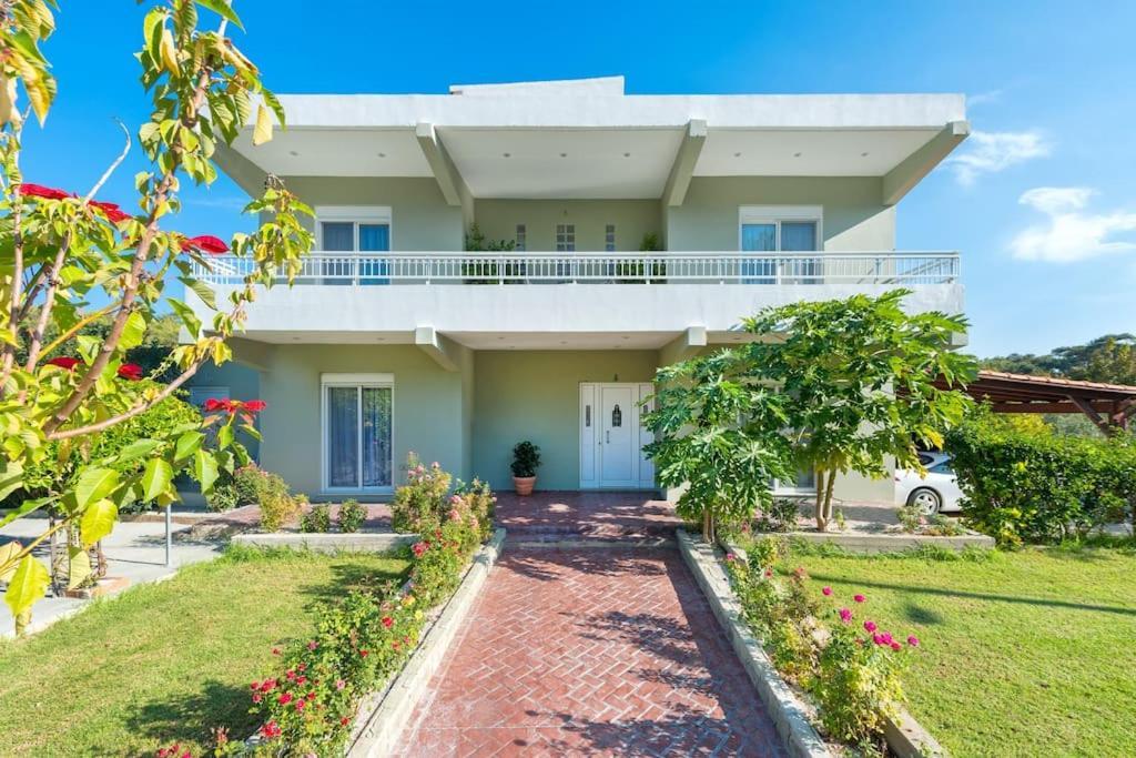 Greek Style Ground Floor Apartment & Pool Іялісос Екстер'єр фото