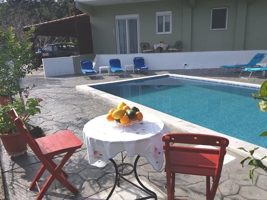 Greek Style Ground Floor Apartment & Pool Іялісос Екстер'єр фото