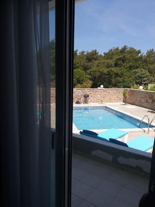 Greek Style Ground Floor Apartment & Pool Іялісос Екстер'єр фото