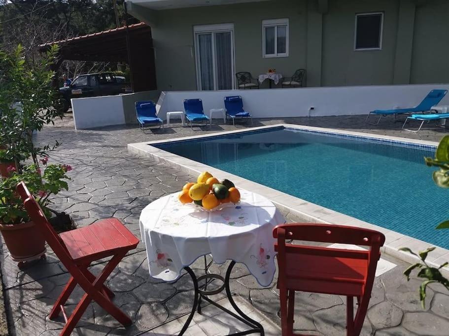 Greek Style Ground Floor Apartment & Pool Іялісос Екстер'єр фото